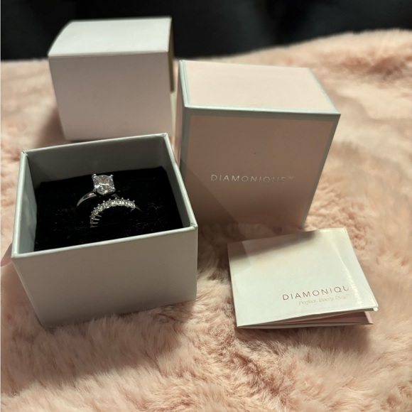 Diamonique Princess cut 2-3 carat solitaire plus band new in box platinum clad - Picture 4 of 4